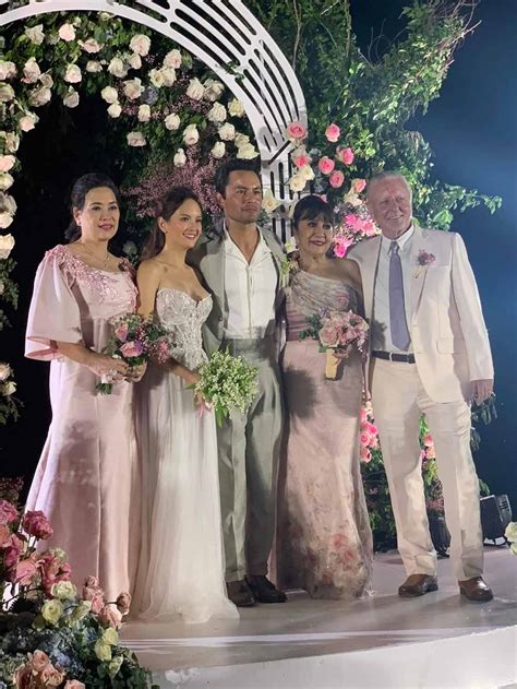 wedding ellen adarna and john lloyd|Bride Ellen will ‘walk on flowers’ at beach wedding